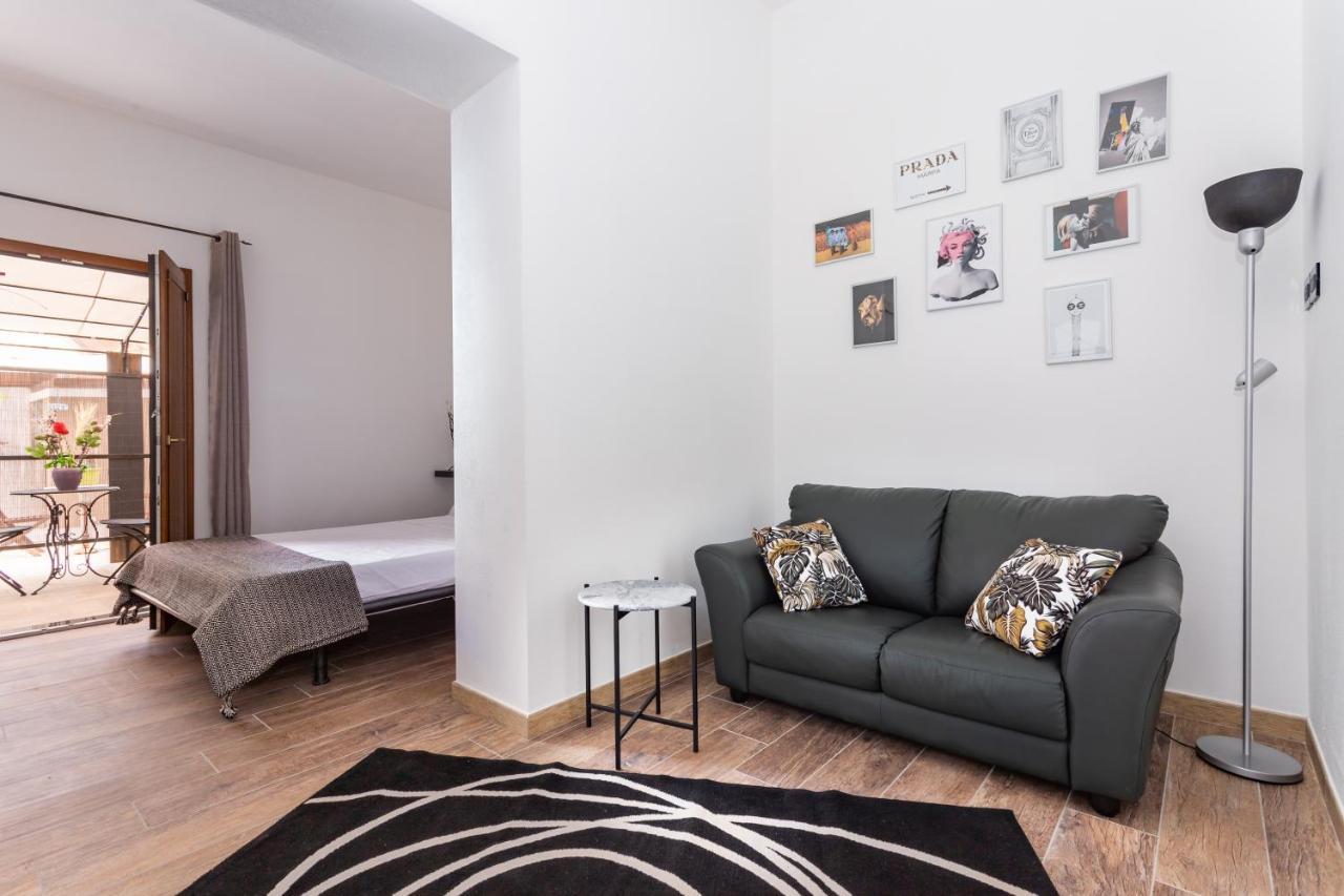 Living G Room 칼리아리 외부 사진